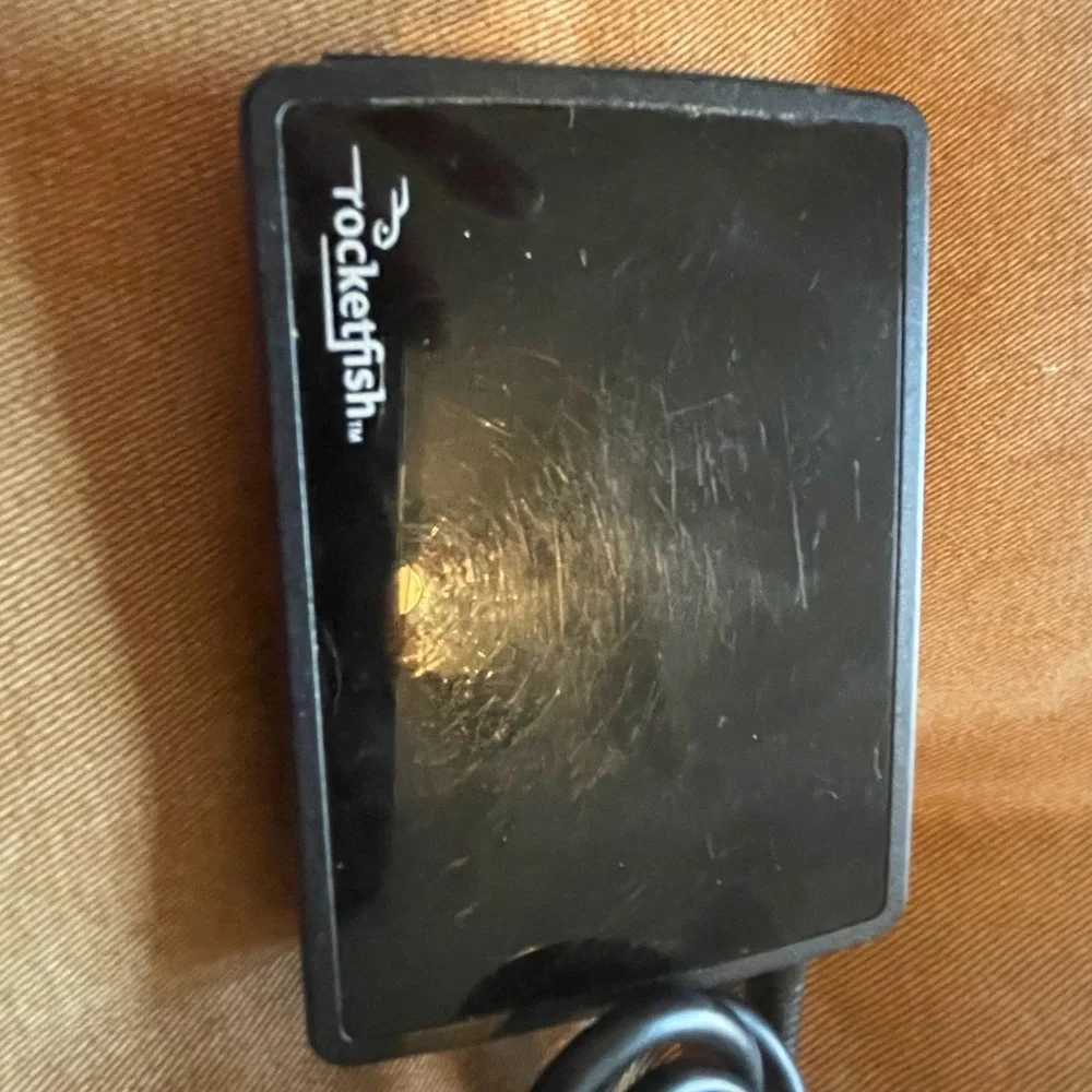 ROCKETFISH AC ADAPTER